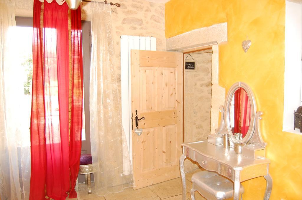 Maison D'Hotes Le Mas De Lila Vers Pont du Gard Szoba fotó